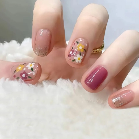 Short Square Press On Nails Dreamy Purple Floral Daisy Glitter Gradient Artificial False Nails For Women