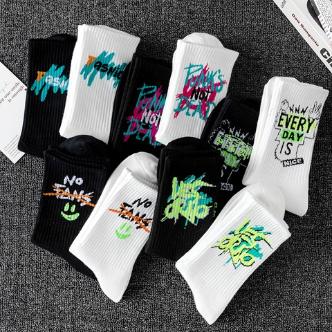 Graffiti Crew Socken Baumwollmischung Streetwear Punk Stil Atmungsaktiv Mittellang Sport Mode Strumpfwaren Unisex