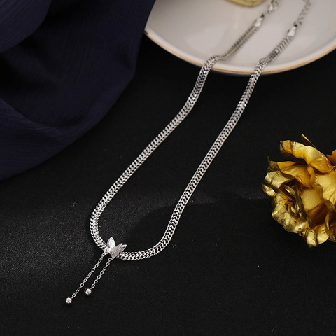 Collana a Forma di Y in Rame e Zirconia con Ciondolo a Farfalla e Nappa Catena a Maglia Cubana Argento Gioielli Donna