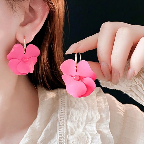 Orecchini Pendenti A Fiore Petali 3D Stratificati Lega Finitura Opaca Ganci Placcati Oro Gioielli Eleganti Per Donne