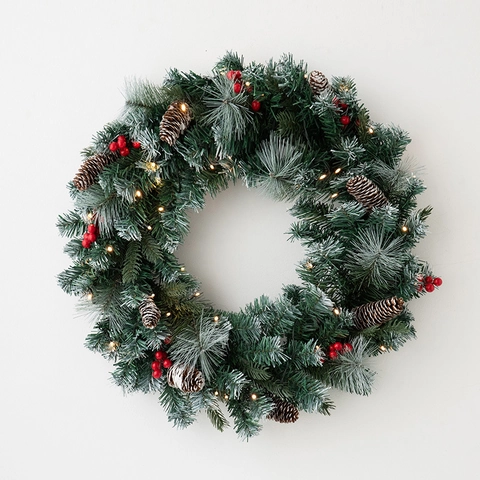 Noordse Kunstmatige Kerstkrans Met Warme LED Verlichting Dennenappels Rode Bessen Sneeuwwit PE PVC Hangende Deur Muur Ornament Voor Kerstmis