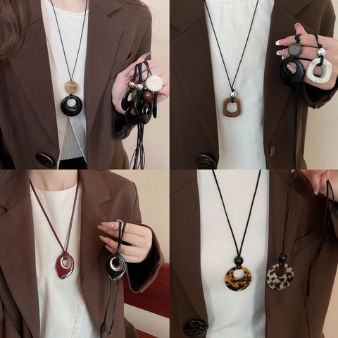 Long Sweater Necklace Vintage Minimalist Resin Acrylic Geometric Heart Pendant Adjustable Rope Chain For Women