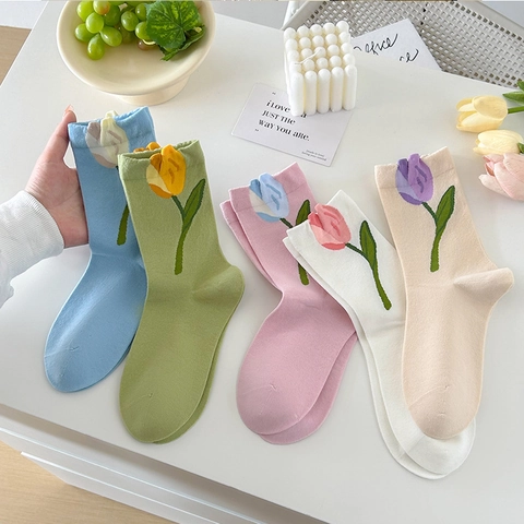 Women Mid Calf Crew Socks Combed Cotton Seamless Toe Tulip Flower Embroidery Breathable Sweet Aesthetic Socks