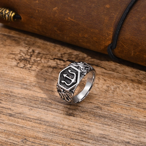 Vintage Trident Signet Ring Stainless Steel Hexagon Embossed Distressed Silver Tone Retro Punk Jewelry For Men