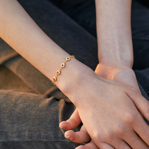Dulce Pulsera de Cadena de Flores Huecas de Latón Chapado en Oro de 18K para Mujer Joyería Floral Geométrica Ajustable