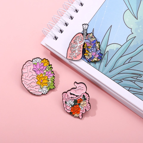 Anatomische Interne Orgaan Emaille Pins Hersenen Longen Maag Bloemen Vlinder Legering Broches Creatief Esthetisch Badges
