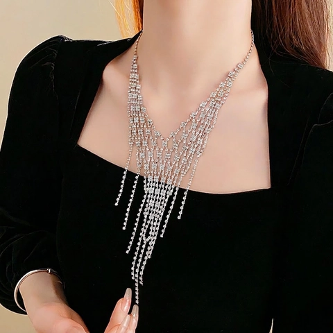 Elegant V Shaped Tassel Necklace Copper With Zircon Sparkly Rhinestone Hollow Clavicle Chain Luxury Jewelry For Women
