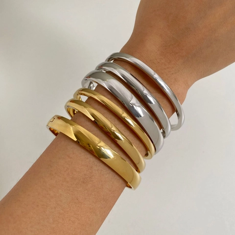 Minimalist Stainless Steel Bangle Bracelet Polished Smooth Solid Hinge Clasp Fashion Jewelry For Women