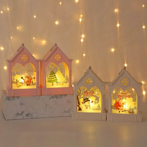 Farol De Navidad LED Con Forma De Casa Luz De Noche Decorativa Brillo Cálido Adorno Colgante De Plástico Patrones De Papá Noel Y Muñeco