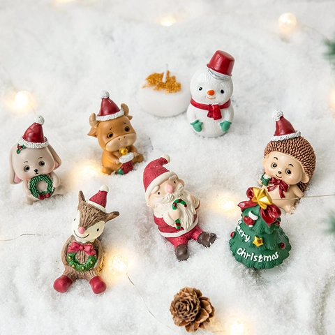 Miniature Christmas Resin Figurines Santa Claus Snowman Reindeer Statues For Tabletop Decor Festive Party Micro Landscape Ornaments
