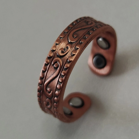 Vintage Copper Magnetic Ring Open Adjustable Scroll Relief Design Fashion Commuter Jewelry For Men Women
