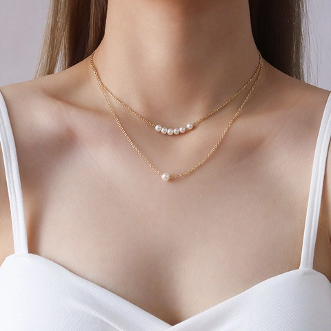 Elegante Collana Con Pendente Di Perla Artificial Sintetica Acciaio Al Titanio Placcato Oro 18K Catena Minimalista Per Donna
