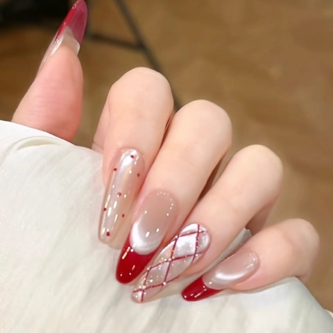Handgefertigte Press On Nails Rot French Tip Cat Eye Gold Glitzer Kariert Mittellang Mandelform Fingernägel Für Damen