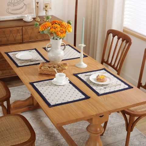 Nordic Minimalist Rectangular Cotton Polyester Placemat With Lace Edge Blue Floral Heat Insulating Table Mat For Dining Room