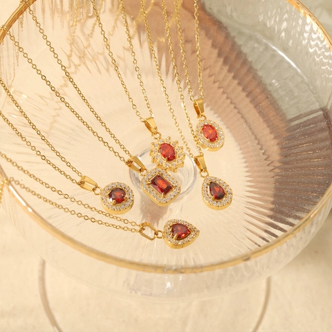Rubin Zirkon Anhänger Halskette 18K Vergoldeter Edelstahl Geometrische Halo Elegante Schmuck Für Damen