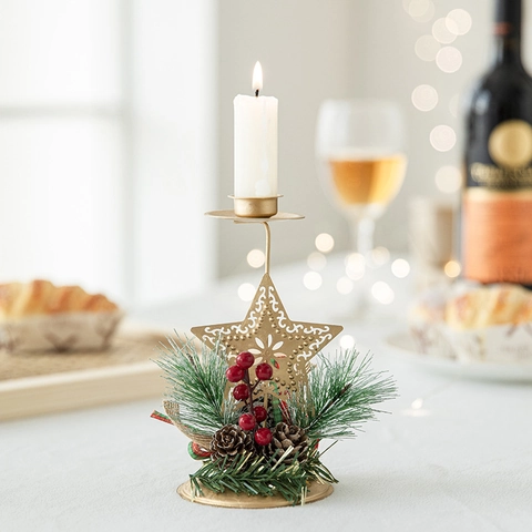 Chandelier De Noël Or Fer Flocon De Neige Renne Étoile Ornements De Bureau Avec Pin Artificiel Pommes De Pin Baies Rouges