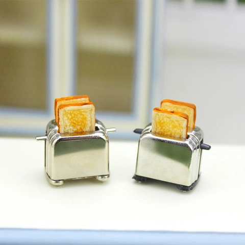 Miniature Dollhouse Kitchen Accessory Alloy Mini Toaster Model With Bread Slices For Doll House Decoration Hobby Gift