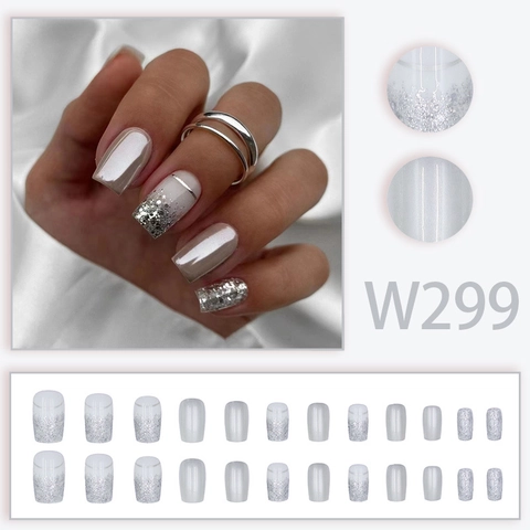 Elegant Silver Mirror Press On Nails Metallic Glitter Ombre False Nails For Women Glossy Salon Style