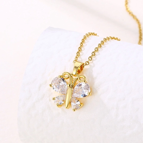 Collier Clavicule Pendentif Papillon Acier Inoxydable Placage Sous Vide Zircon Incrusté Simple Style Coréen Pour Femmes