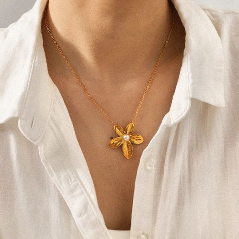 Collar Con Colgante De Flor Con Acero Inoxidable Chapado En Oro De 18K Y Perla Artificial Joyería Chic Para Mujer