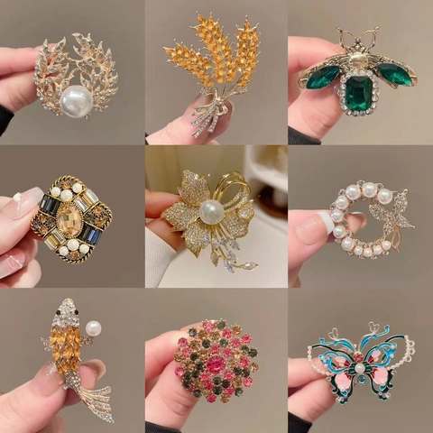 Elegant Alloy Brooch Pin With Rhinestone Faux Artificial Pearl Enamel Cat Eye Stone For Suits Coats Women Fashion Jewelry