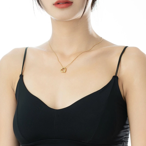 Minimalistische Titane-Stahl Hohl Herz Anhänger Halskette Für Damen 18K Vergoldet Herz Schlüsselbein Kette Schmuck Zubehör