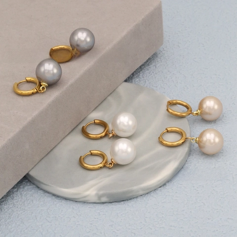 Eleganti Orecchini A Cerchio Con Künstliche Perle Tonde E Perno In Acciaio Inossidabile Gioielli Di Moda Vintage Placcati Oro Per Donna