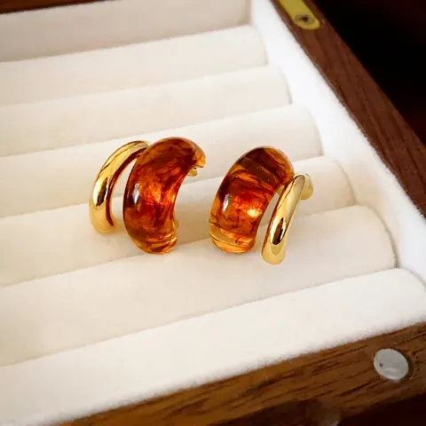 Retro C-Shaped Stud Earrings Amber Resin With Silver Earring Post Gold Plated Geometric Fashion Jewelry For Women