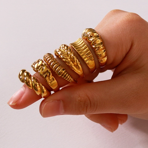 Vintage 18K Gold Plated Stainless Steel Ring Twist Texture Pleated Geometric Chunky Band Fashion Jewelry For Women