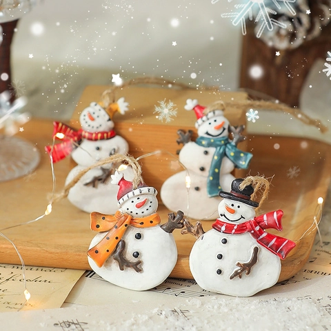 Christmas Hanging Ornaments Resin Tree Decorations Snowman Gingerbread Man Santa Sleigh Bell Vintage Style With Jute Rope