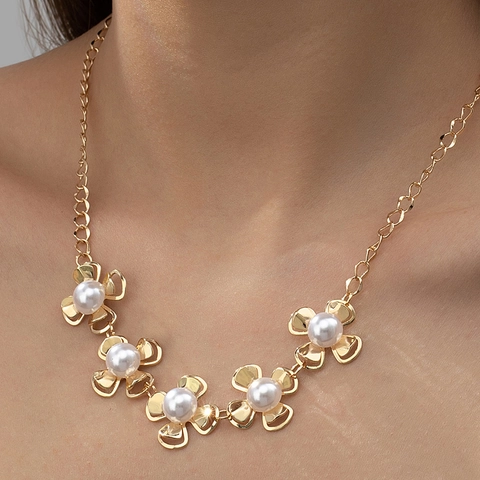 Elegante Blumen Anhänger Halskette Für Damen Vintage Stil Vergoldete Legierung Mit Künstlichen Perlen Mode Schmuck Geschenk