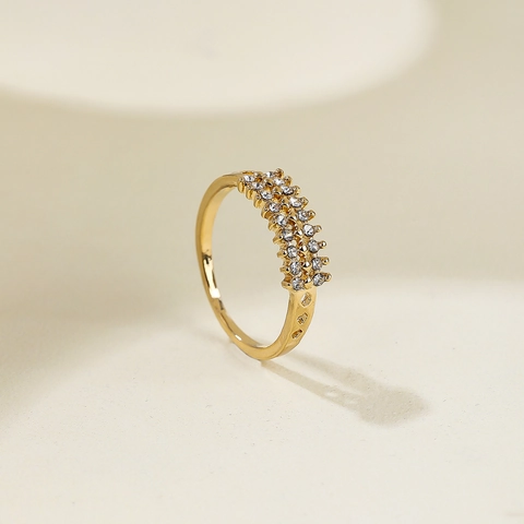 Anello In Acciaio Al Titanio Placcato Oro Più File Zirconia Strass Cuore Cavo Geometrico Semplice Elegante Gioielli Unisex