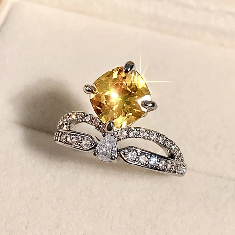 Anello Lussuoso Zirconia Cubica Taglio Cuscino Rame Micro Pavé Forma Pera Gioielli Per Donne Fidanzamento Matrimonio