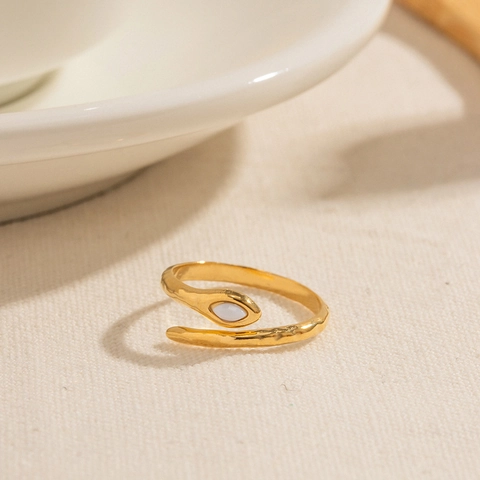 Schlangenring 18K Vergoldet Edelstahl Mit Weißem Marquise-Stein Offen Verstellbar Hammerschlag-Textur Retro Damen