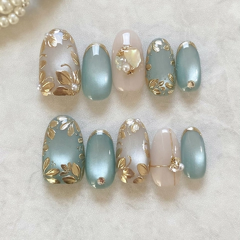 Elegante Cat Eye Künstliche Nägel Zum Aufkleben Mit 3D Goldblumen Relief Rheinkiesel Und Künstlichen Künstliche Perlen ABS Kunststoff