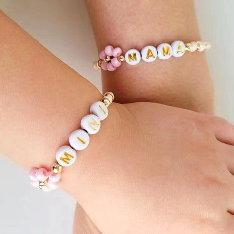 MAMA MINI Buchstaben Künstliche Perlen Armbänder Für Frauen Muttertag Geschenk Künstliche Perle Metall Schmuck Boho Elastisch Verstellbar