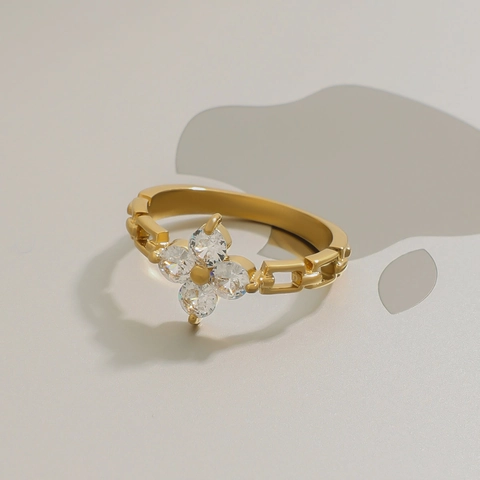 Vierblättriges Kleeblatt Zirkon Ring Edelstahl Hohle Kettenschlaufe Gold Vergoldet Modeschmuck Für Damen