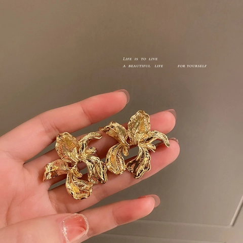 Irregular Flower Stud Earrings Vintage Gold Metal Texture French Style Jewelry For Women With Silver Earring Post