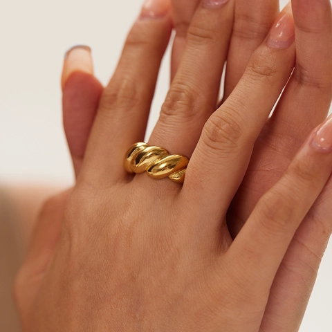 Croissant Ring 18K Gold Plated Stainless Steel Twisted Braid Chunky Waterproof Hypoallergenic Retro Fashion Women Jewelry