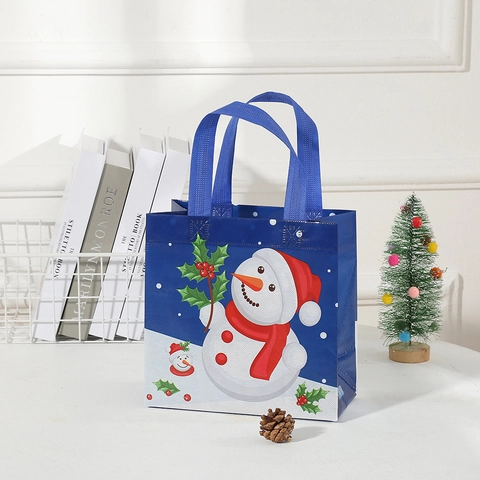 Non-Woven Christmas Gift Bags Reusable Handbags For Holiday Party Favors Cartoon Santa Snowman Pattern Waterproof Foldable