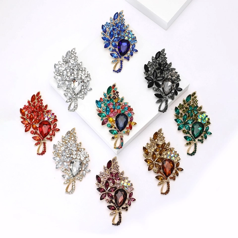 Vintage Alloy Flower Brooch For Women Elegant Large Rhinestone Floral Corsage Pin For Suit Coat Wedding Banquet Jewelry Gift