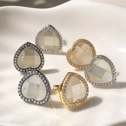 Orecchini a Bottone a Forma di Cuore con Taglio a Conchiglia per Donna Rame con Strass Pavé in Madreperla Gioielli Regalo Carini