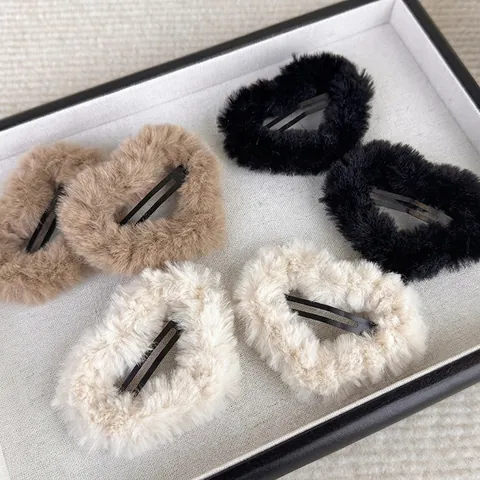 Pince À Cheveux Coeur En Peluche Fausse Fourrure Creuse Amour BB Clip Accessoire Cheveux Automne Hiver Pour Femmes Filles