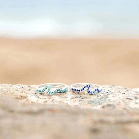 Luxury Alloy Blue Zirconia Water Wave Ring For Women Minimalist Silver Plated Ocean Inspired Finger Ring Jewelry Gift
