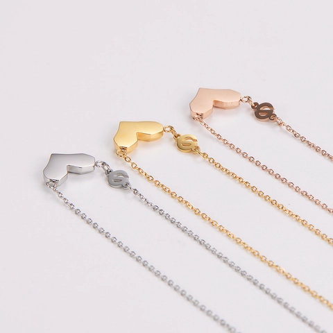 Collar Con Colgante De Corazón Geométrico 3D Acero Inoxidable Chapado En Oro 18K Letra E Joyería De Moda Para Mujer