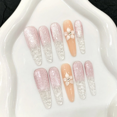 Lange Stiletto Aufklebe Nägel Handgefertigt Pink Katzenauge Farbverlauf 3D Blume Straßstein Eis Transparent Glitzer Maniküre