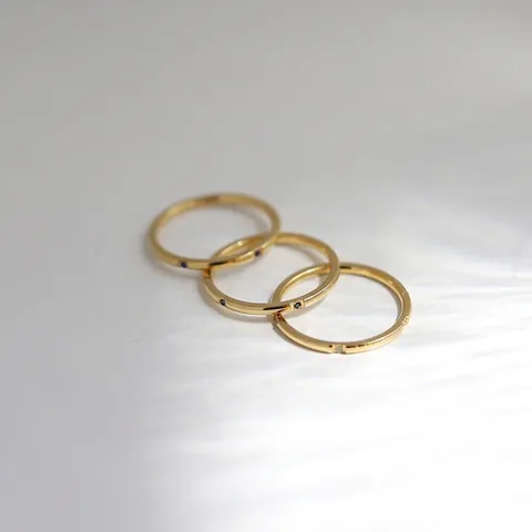 Anelli Sovrapponibili Sottili Minimalisti Acciaio Al Titanio Placcato Oro 18K Zirconia Cubica Colorata Gioielli Per Donna
