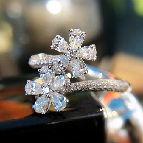 Anillo Doble Flor Cobre Corte Pera Circonita Ajustable Banda Abierta Joyería Elegante Mujeres