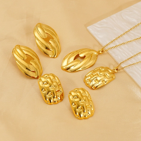 Heart Pendant Necklace And Earrings 18K Gold Plated Stainless Steel Woven Texture Elegant Fashion Jewelry For Women