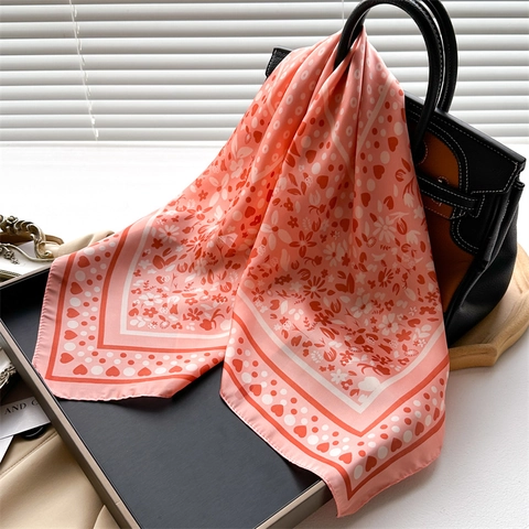 Damen Quadratischer Satinnschal Satin Blumen Polka Dot Herz Muster Eleganter Hals Haar Tasche Zubehör